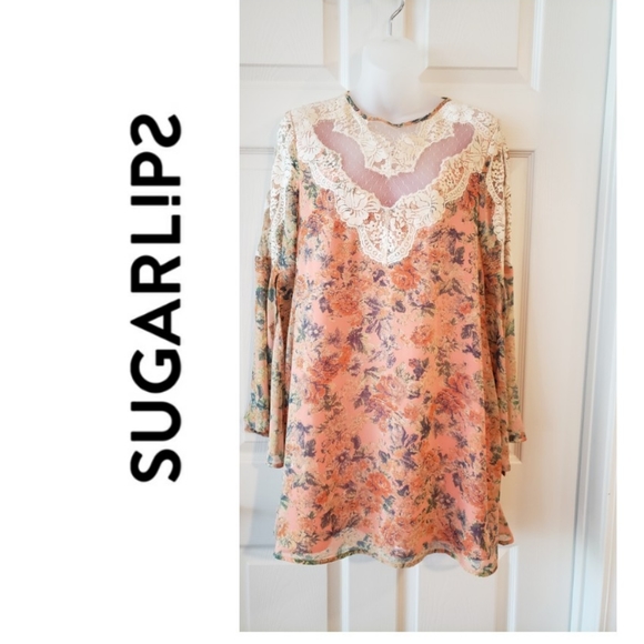 Sugar Lips Boho Floral Lace Bell Sleeve Dress Sz. XS Oversized NWT! - Picture 1 of 9